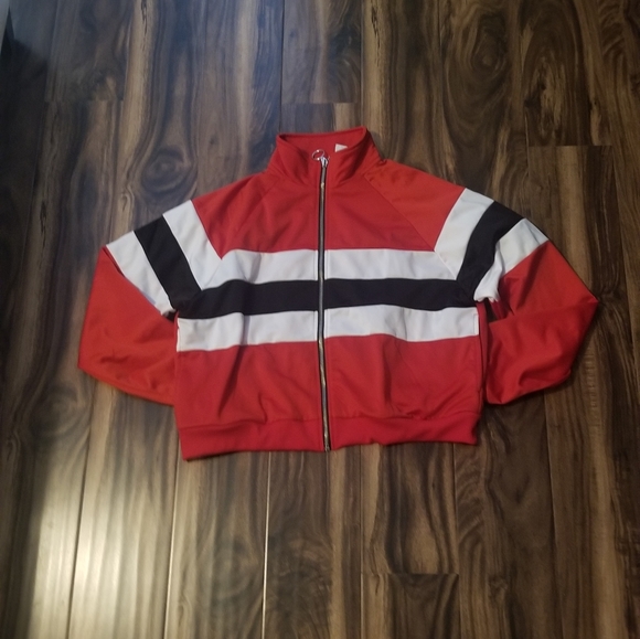 Forever21 Colour Block Short Zip-up - Picture 1 of 4